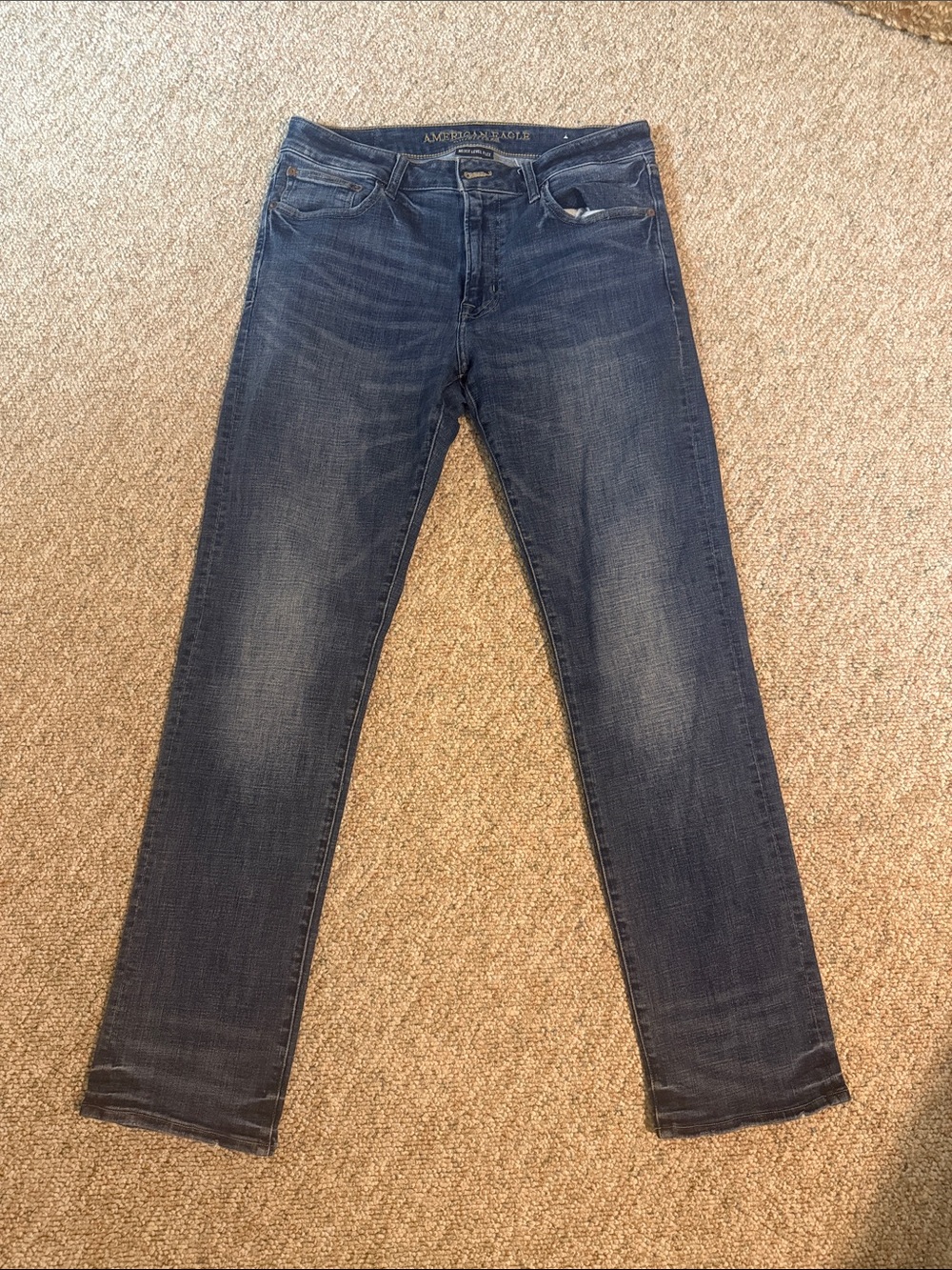 American Eagle Outfitters Men’s Jeans - Medium Wash Blue